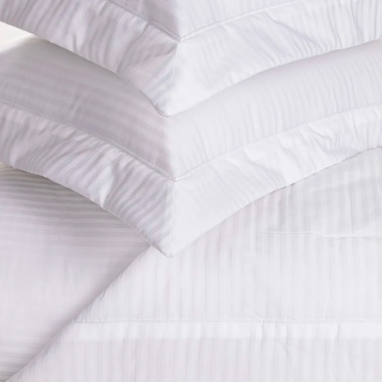 Imagem COLCHA COM PORTA TRAVESSEIROS KING 100% ALGODÃO FRATELLI BRANCO - TRUSSARDI