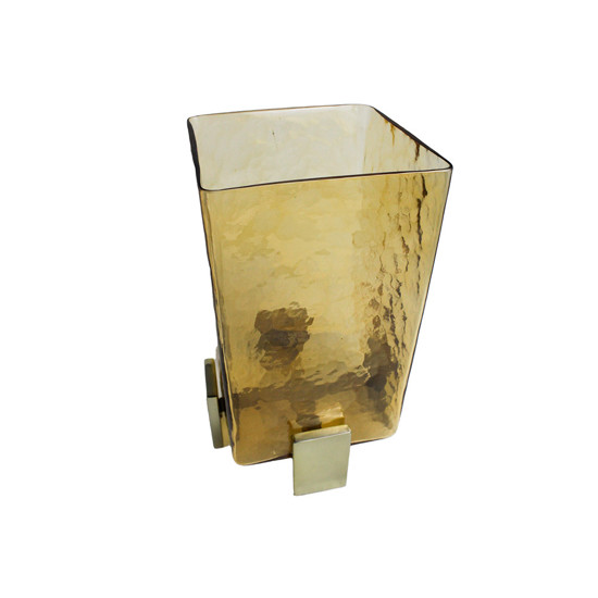 Imagem CANDELABRO DECORATIVO EM VIDRO COR AMBAR E BASE EM METAL DOURADO 29X15 CM
