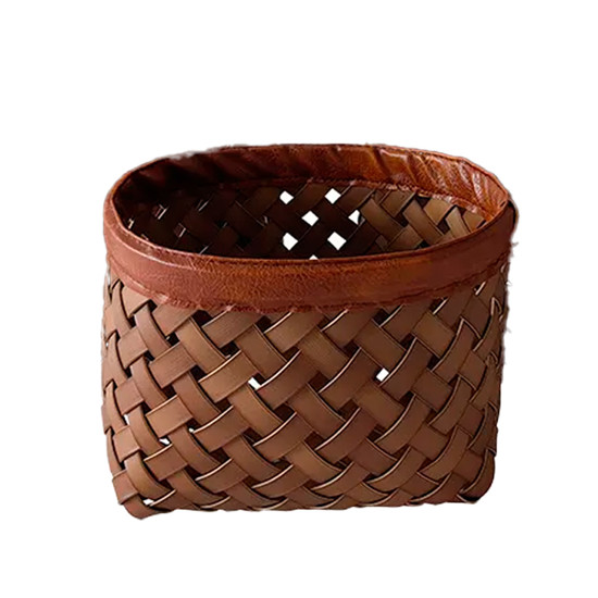 Imagem CESTO DECORATIVO DE TIRAS DE COURO SINTÉTICO MARROM 25,5X37X30CM - CROSS