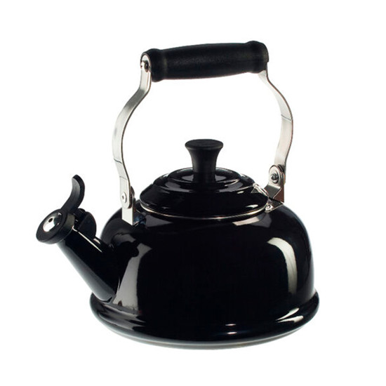 Imagem CHALEIRA CLÁSSICA 1,6L COM APITO BLACK ONIX DE AÇO ESMALTADO 25X26X21CM - LE CREUSET
