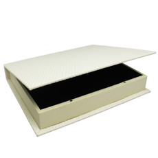 Imagem de CAIXA LIVRO DECORATIVA DE MDF OFF WHITE REVESTIDO 4X26,5X21CM - ENTRECASA - Inverno Verao Comercio De Modas E Decoracao Eireli