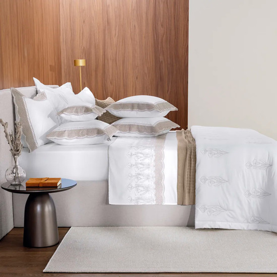 Imagem JOGO DE CAMA KING 300 FIOS MARTORANA BRANCO/LEGNO DE ALGODÃO - TRUSSARDI